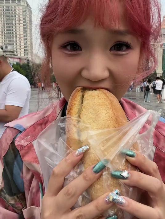 南方小土豆勇闯哈尔滨道里菜市场～不吃网红店！看看我都吃了啥？