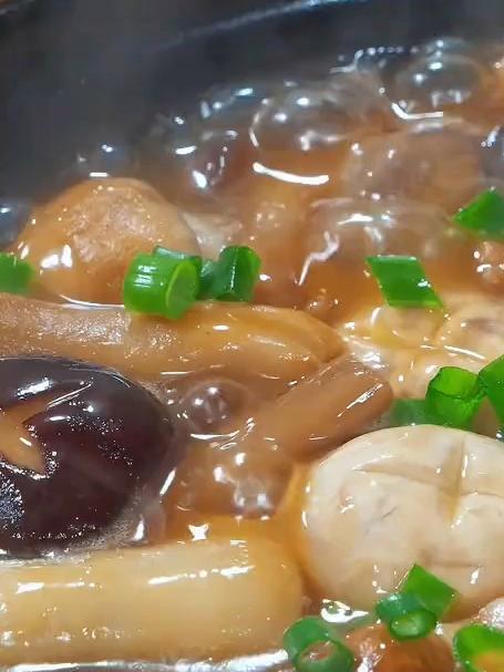 鲜掉眉毛的经典粤菜(鲍汁菌菇)一份要180