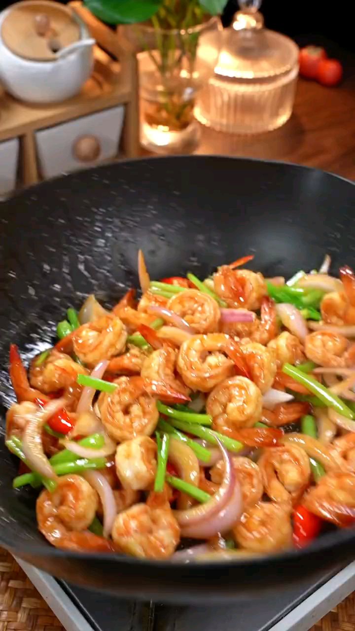 营养丰富的芹菜炒虾仁