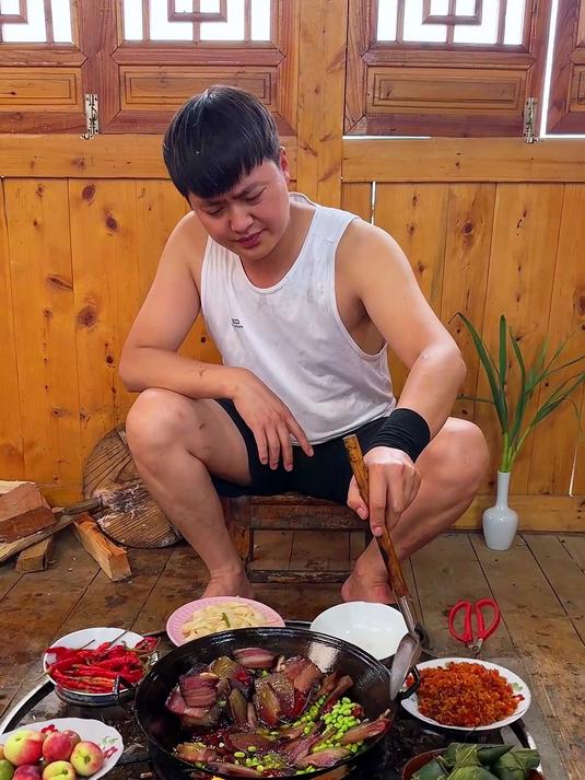 土猪肉腊肉,怎么都吃不腻,家乡的味道#农家烟熏腊肉##农村美食##腊肉小王子#