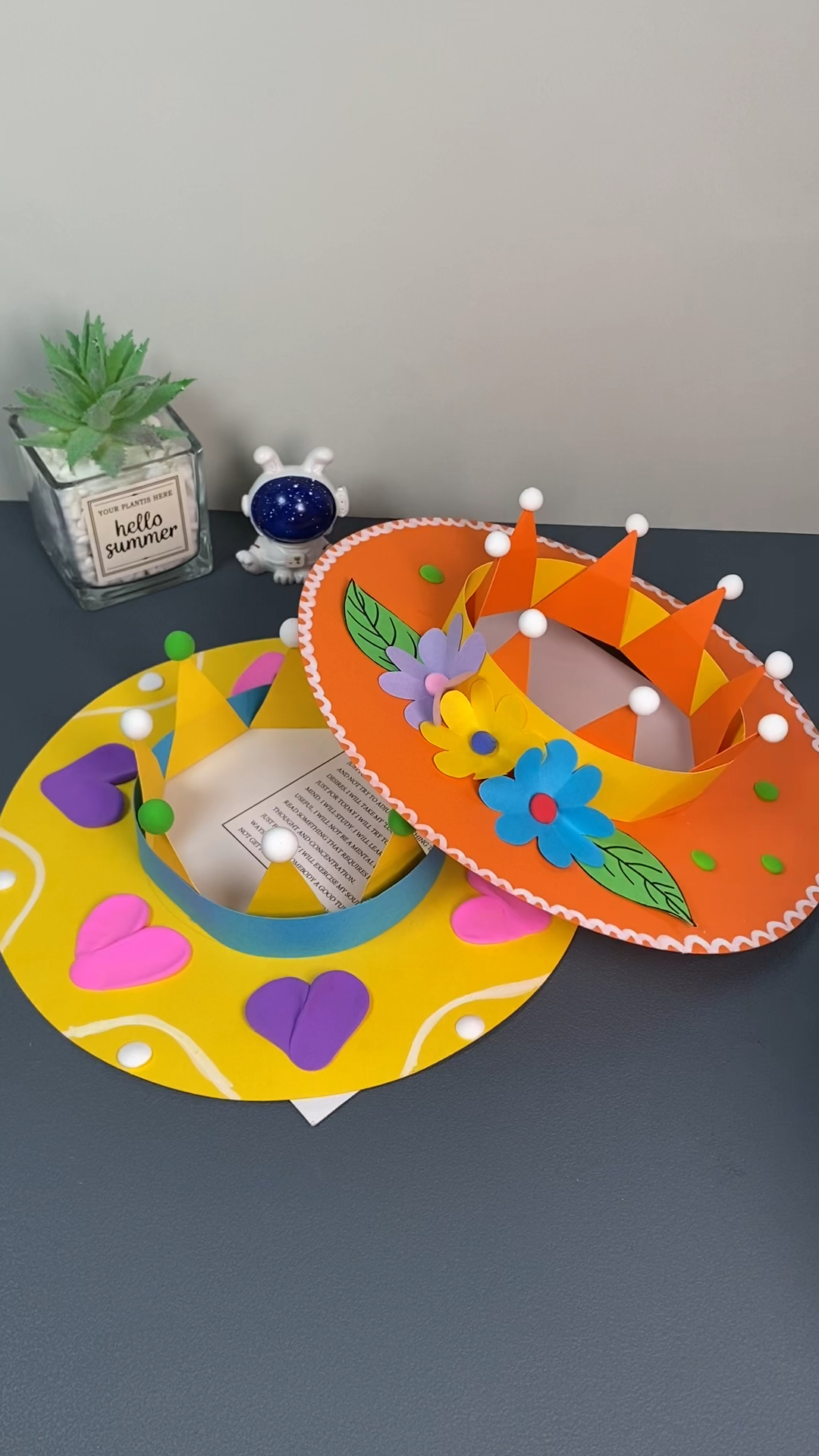 用卡纸搭配粘土,一起来做一顶漂亮的帽子吧!#亲子手工  #粘土 #手工diy #幼儿园手工