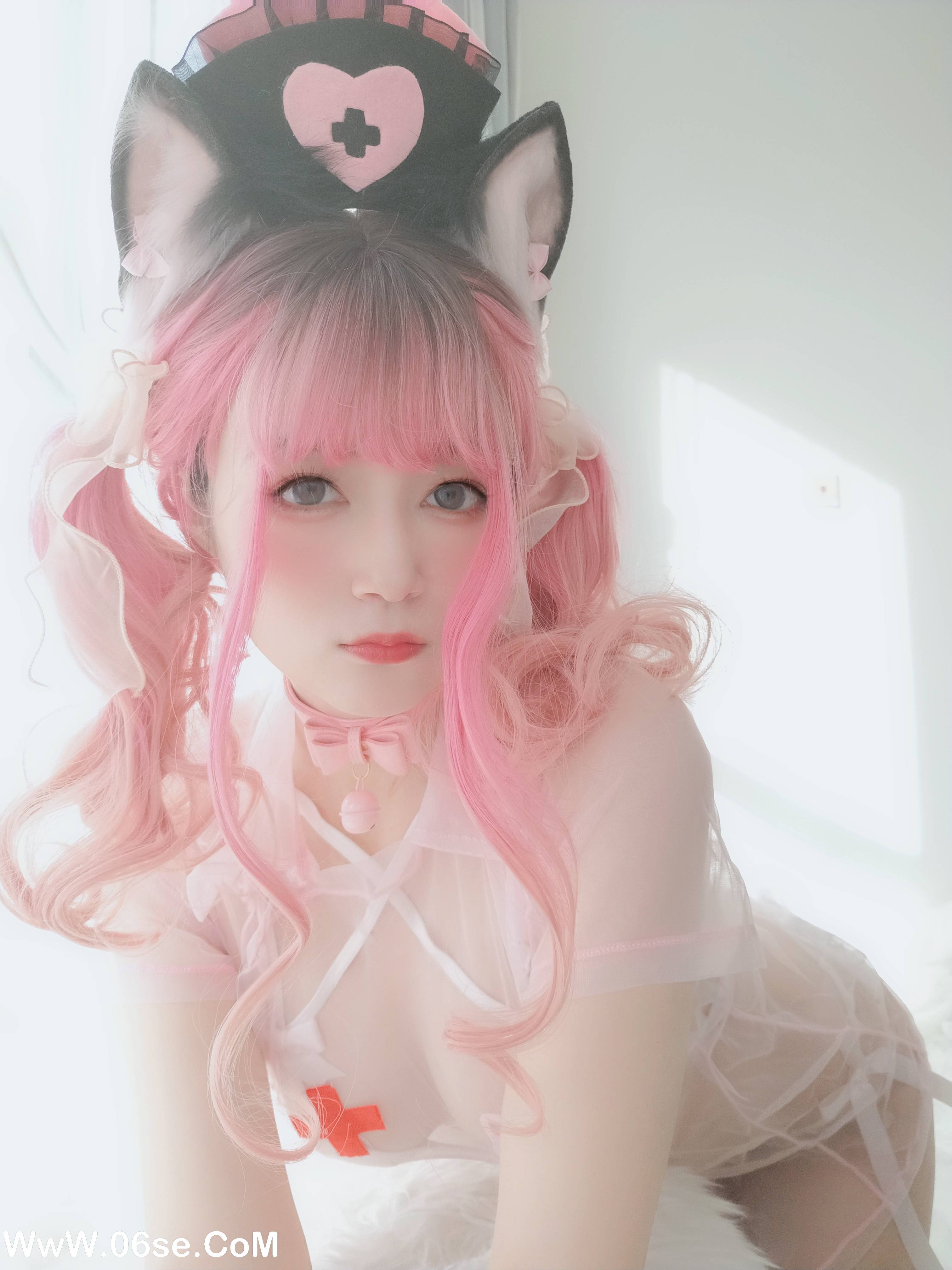 图片[32]-Coser小姐姐白银 NO.053 – 猫咪护士 [34P+1V198M]-六色网
