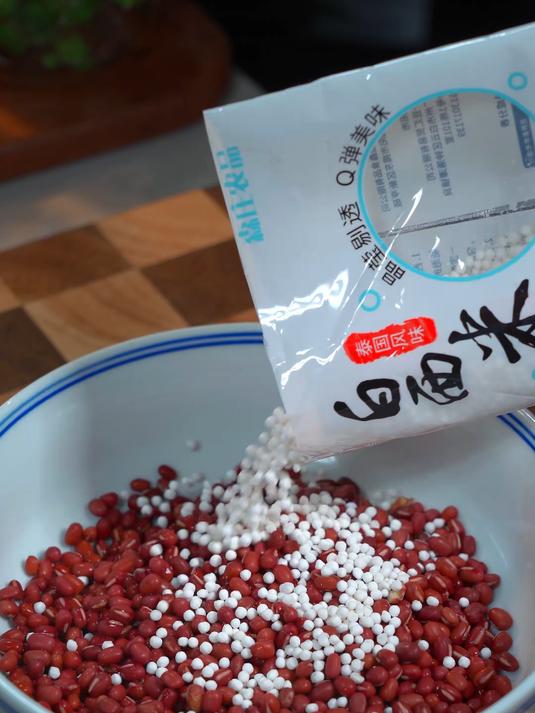 夏天来了别总喝奶茶了,煮一锅红豆西米露,香甜软糯超级好喝