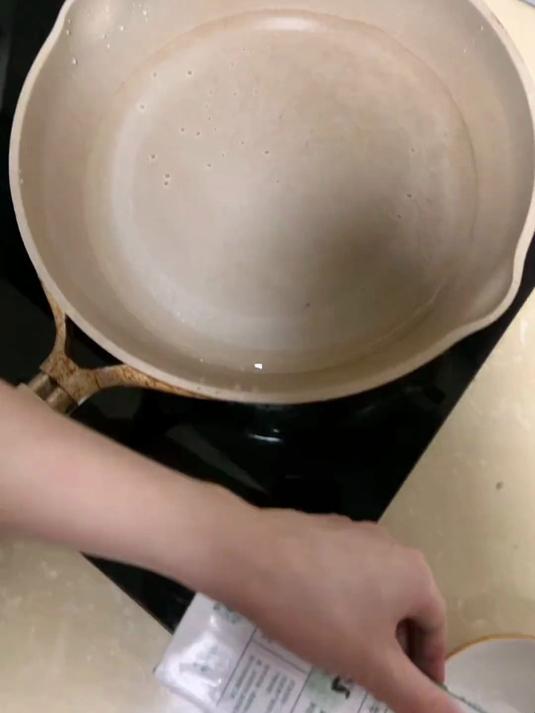 起来吃夜宵啦～#记录真实生活 #夜宵 正宗双皮奶!