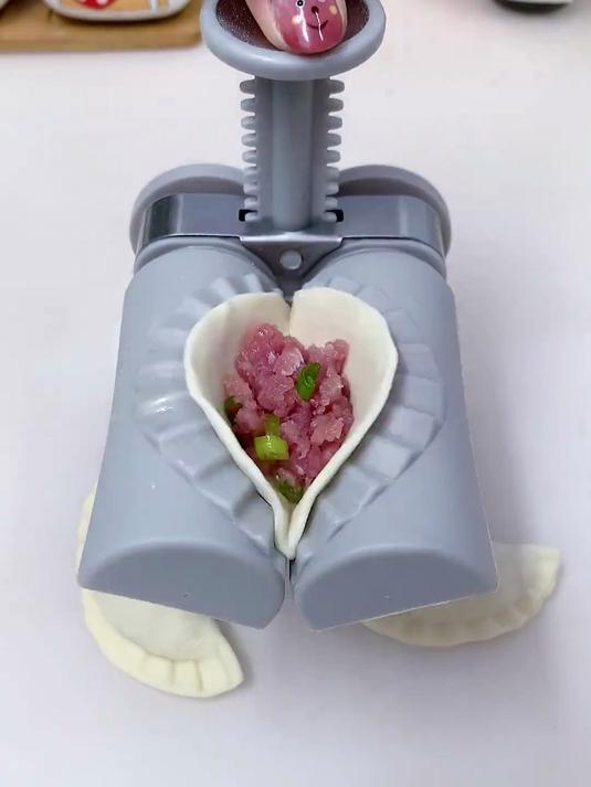 包饺子黑科技！手动按压全自动，家用新款小型水饺机超实用