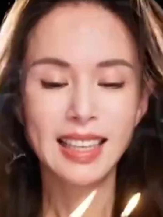 李若彤59岁生日晒手捧生日蛋糕，状态绝佳