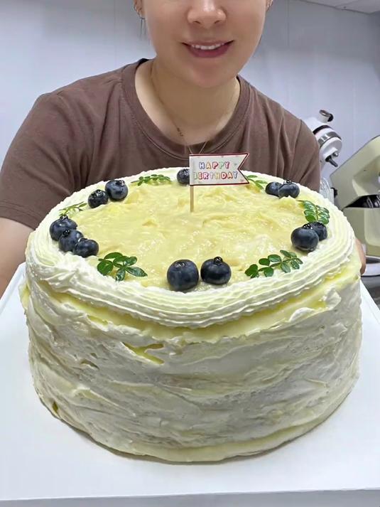 把一整个榴莲放蛋糕里#春日收藏家#