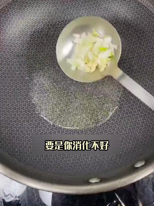 上班族养胃指南!香菇油菜替重油外卖,呵护玻璃胃
