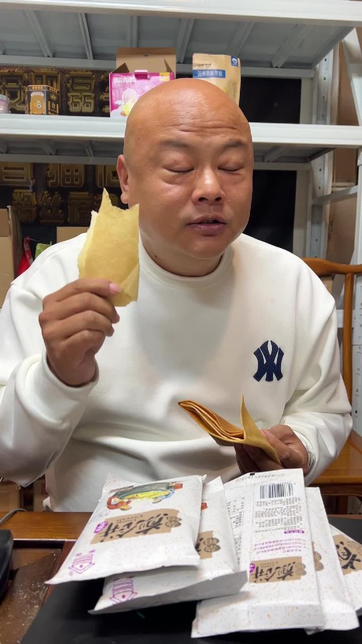 开袋即食的杂粮煎饼,卷菜卷肉都好吃