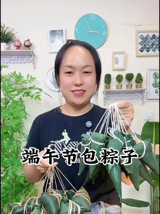 端午将至,分享两款我家必包粽子:肉粽和红豆碱水粽,可蘸糖蜂蜜