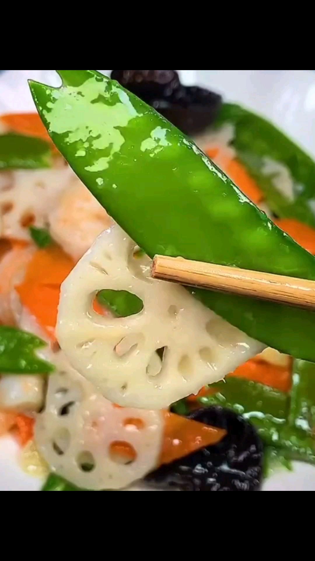 扁豆两头剪个口,清淡虾仁炒一下!