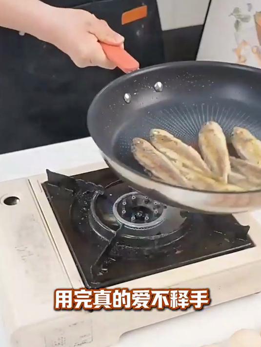 苏泊尔平底锅煎蛋不粘轻松做美味煎饼
