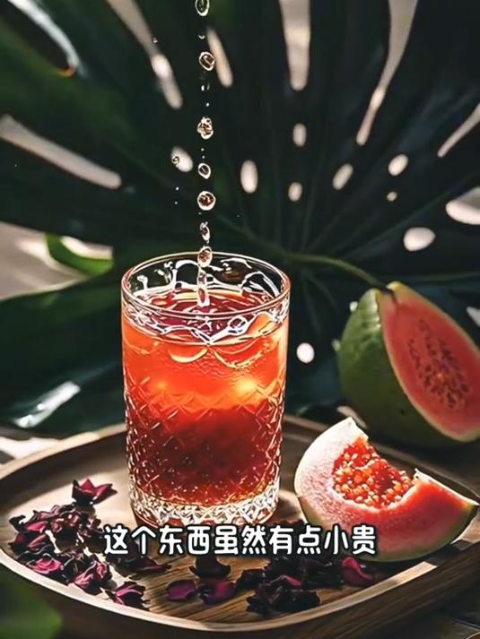 龙血果干泡出天然甜汤,果香悠长,润透整个身心!