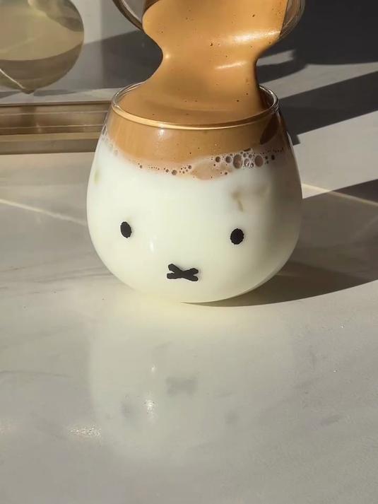 云顶慕斯豆乳拿铁超爱这杯
