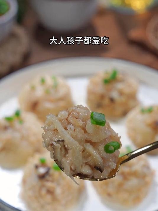 美味可口的白萝卜蒸肉丸