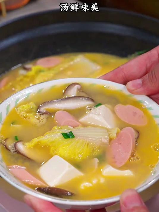 天热没胃口,来上一碗这个咸鸭蛋三鲜汤