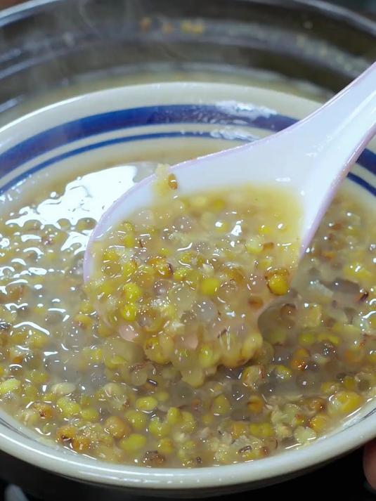 在家做美食绿豆汤清凉解暑