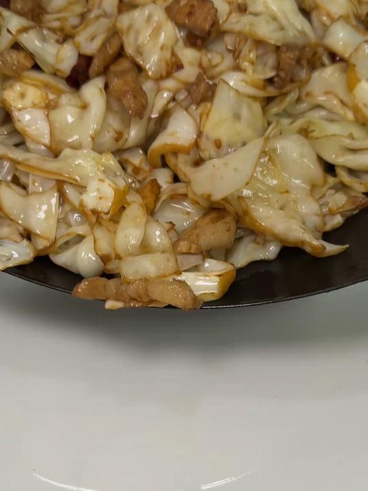 手撕包菜做法分享给大家,这道菜真的好下饭,真的一天吃三次都腻