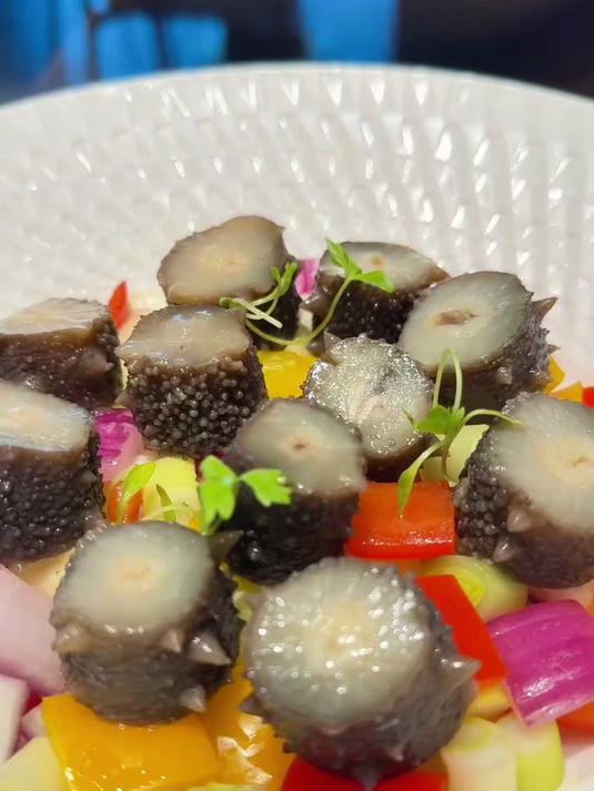 1老虎菜海参,2红酒梅香燕,1色彩缤纷,鲜香弹牙
