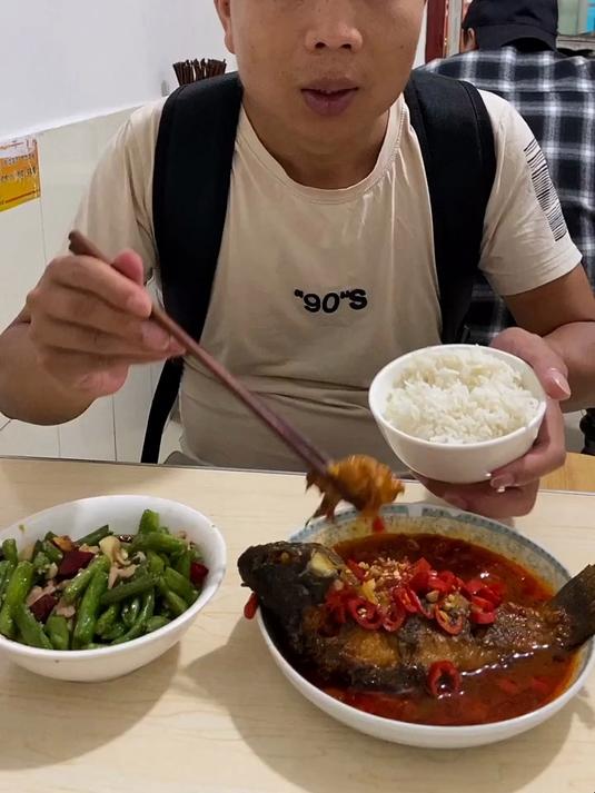 简简单单吃个浏阳蒸菜