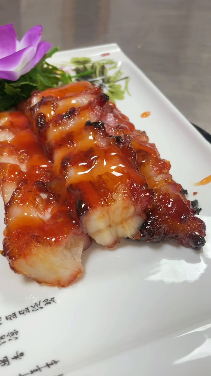 港式蜜汁叉烧肉,酒店式摆盘,品轩烧腊培训师傅亲自示范!