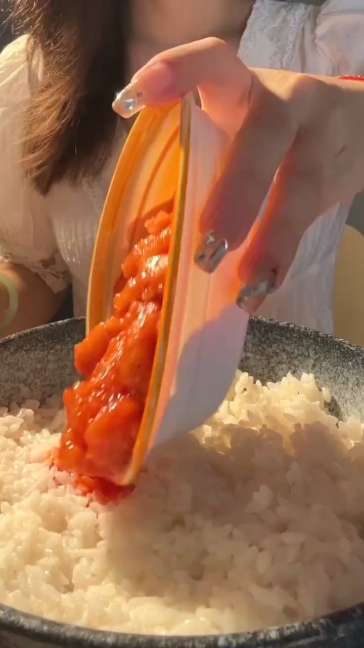 今天吃西红柿鸡蛋盖饭啦!