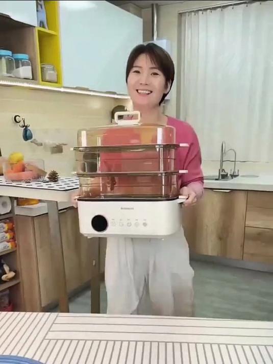 家里有大容量电蒸锅能做一日三餐，三层能满足一家人使用，太方便