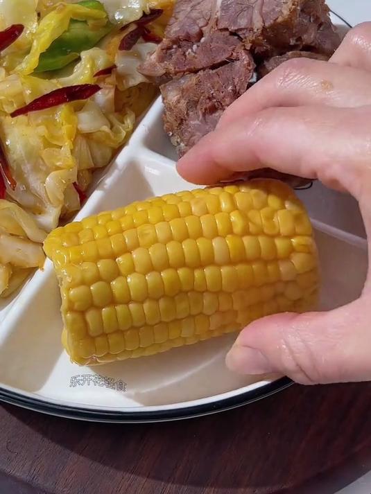 酱香入肌理不塞牙,家庭聚餐冷盘佐酒的五香牛肉礼盒装