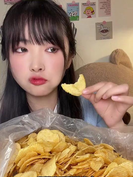 女大学生都爱的便宜量大的散装零食吃吃!