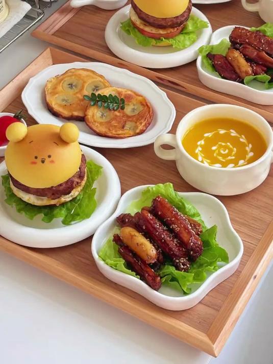 小朋友早餐香蕉鸡蛋饼+小熊汉堡+可乐鸡翅