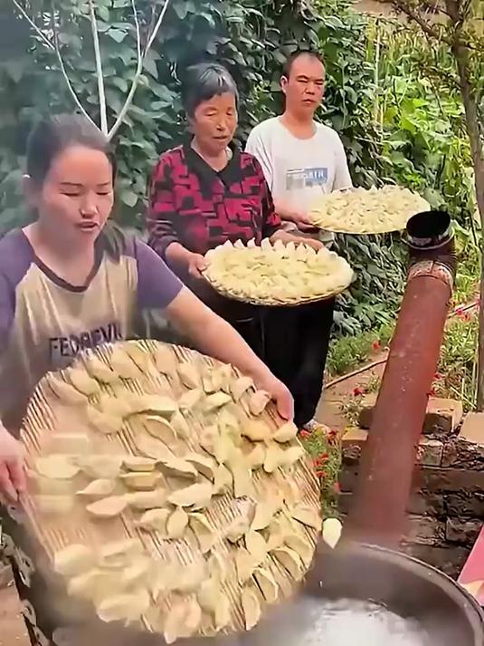 制作肉馅辅食蒜泥的电动绞肉机，搅拌细腻动力足方便实用#绞肉机##电动绞肉机##磨粉机研磨机