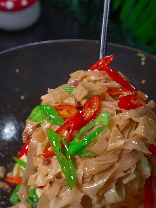 下班回家不知道吃什么菜的时候,你就试试这道大豆皮炒肉