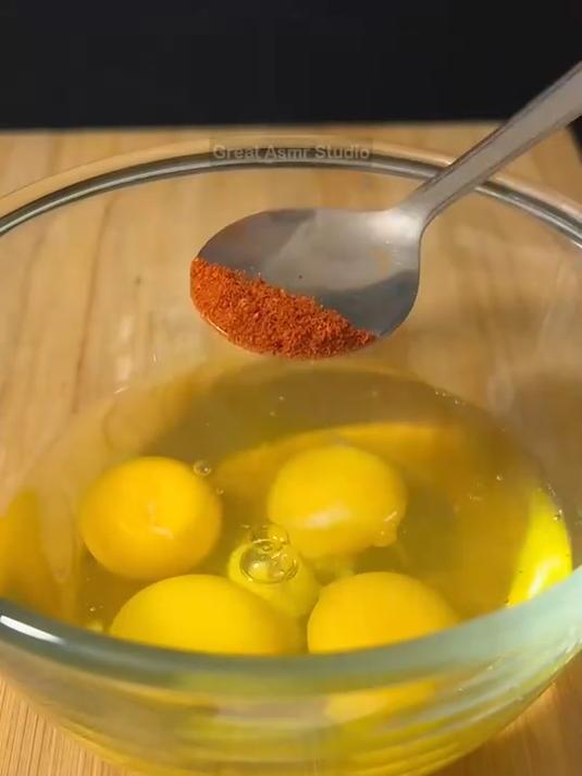 美食分享:黄油大蒜鸡蛋食谱