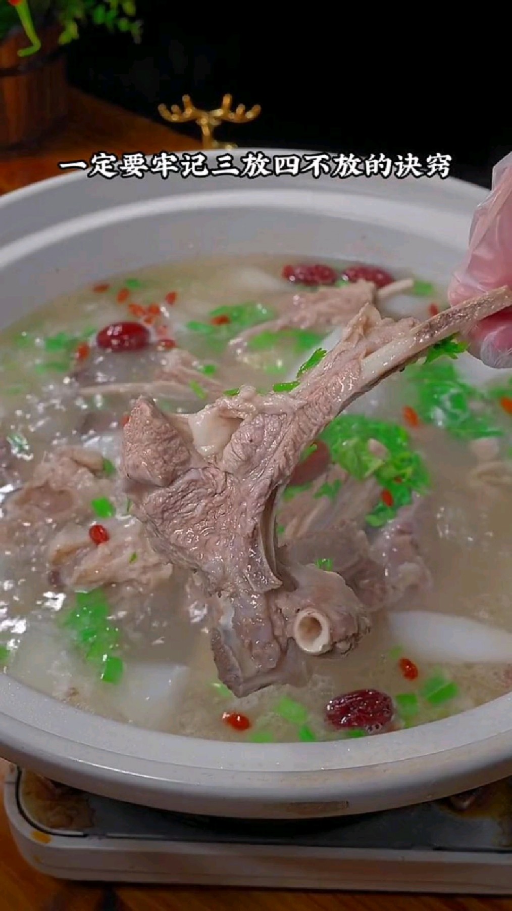 炖萝卜牛肉汤家常做法