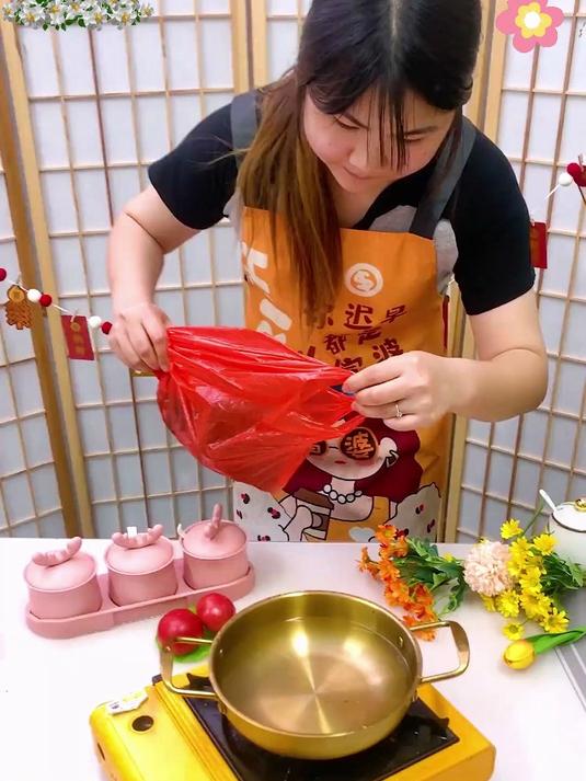 吃虾就用这个 神器 虾胃虾脑、虾线 一同挑出 让你吃上放心虾