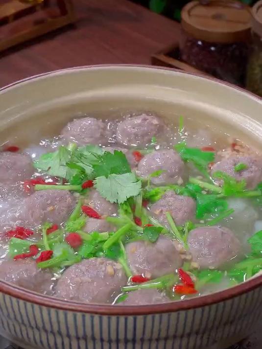 这是亚洲四大名菜之一的潮汕牛肉丸汤,在广东那可是出了名的美食