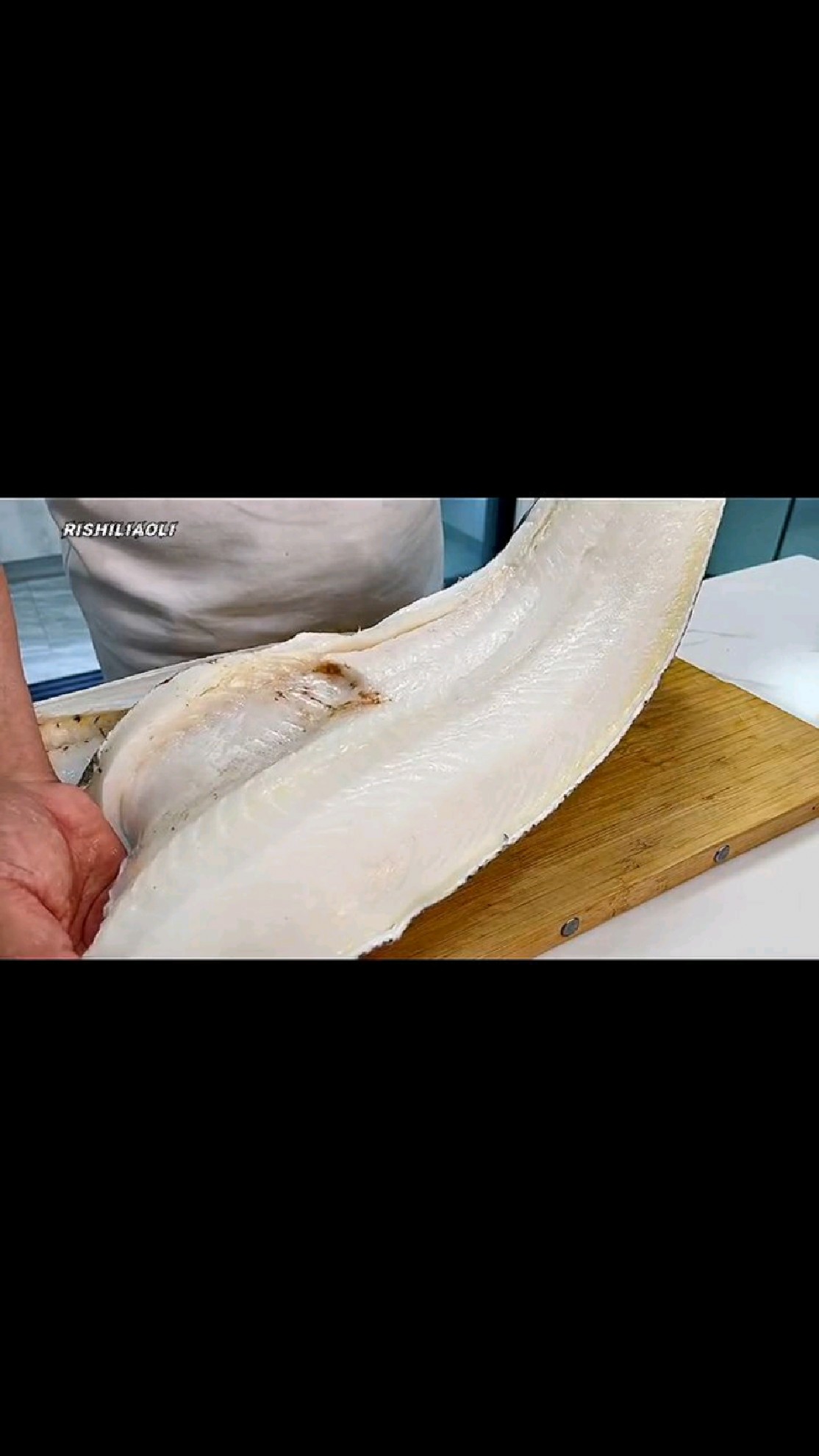 高级的银鳕鱼料理,鱼要煎的好,搭配的酱汁一定也要地道