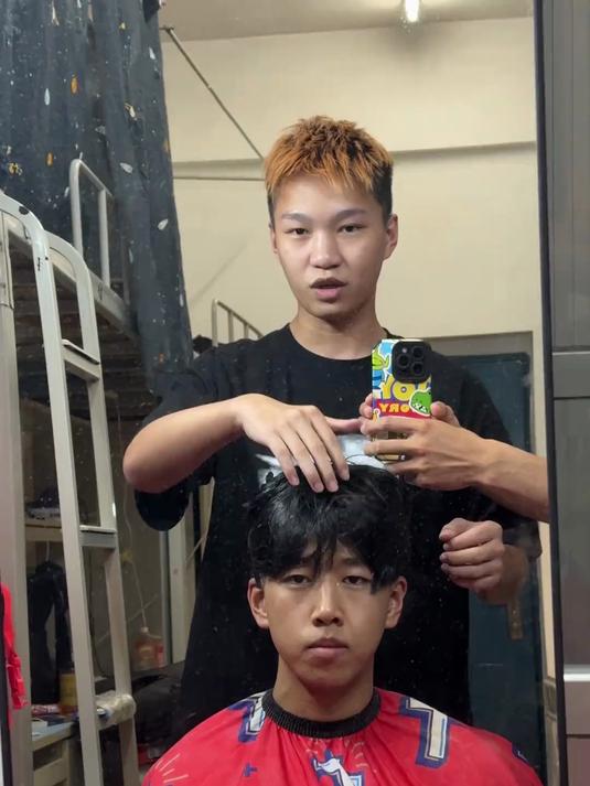 男生必须尝试的发型之一圆寸