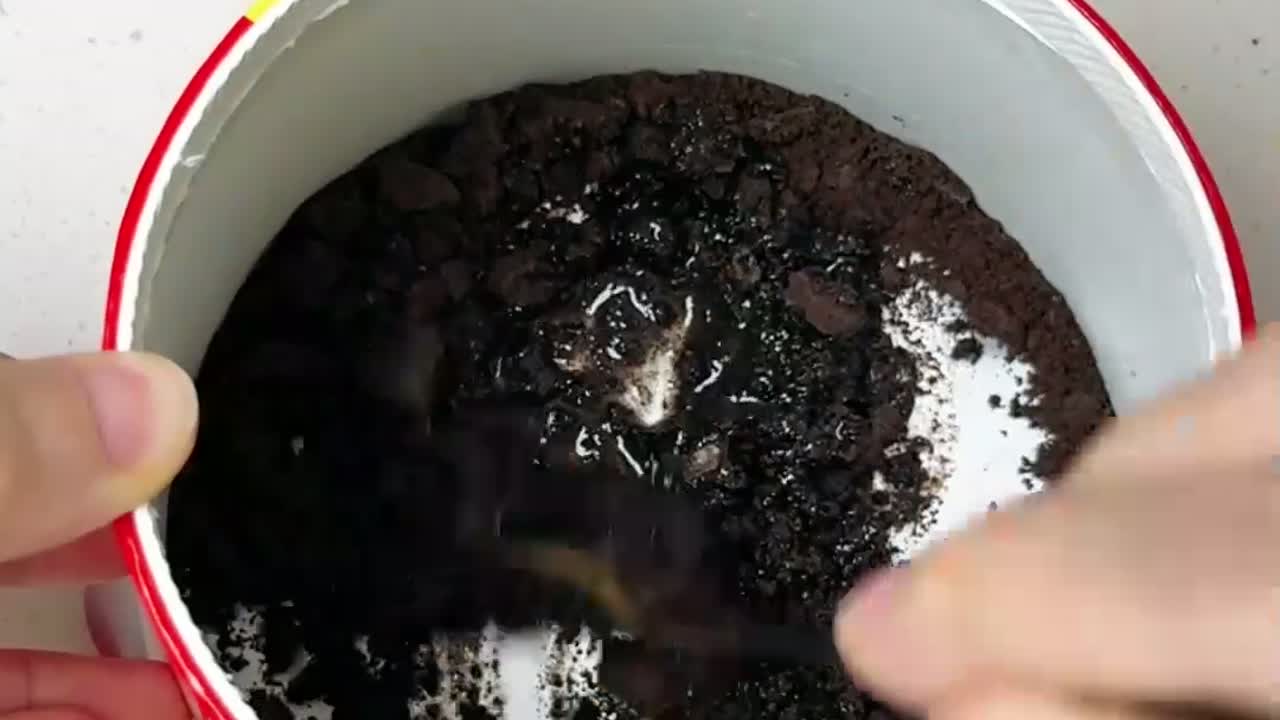 不用磨具，用泡面桶也能轻松做出好吃又好看的芒果慕斯蛋糕！