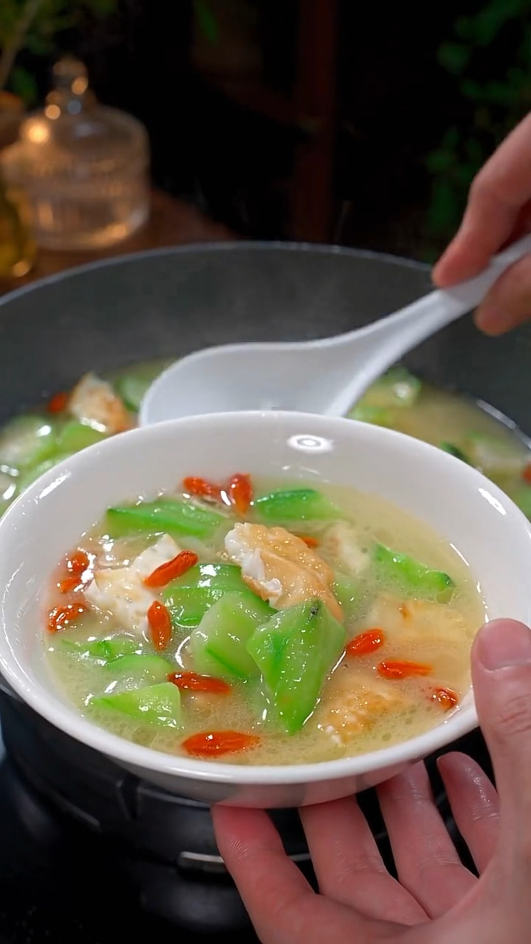 丝瓜鸡蛋汤的家常做法