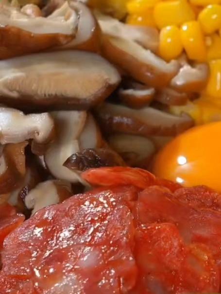 这是最近很火的煲仔饭做法