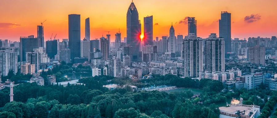 摄图网_500588285_wx_武汉城市风景日落金融街(非企业商用).jpg