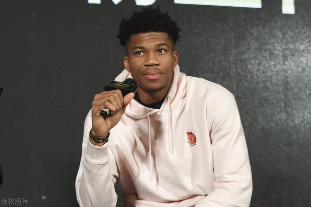 字母哥与詹姆斯的巅峰对决