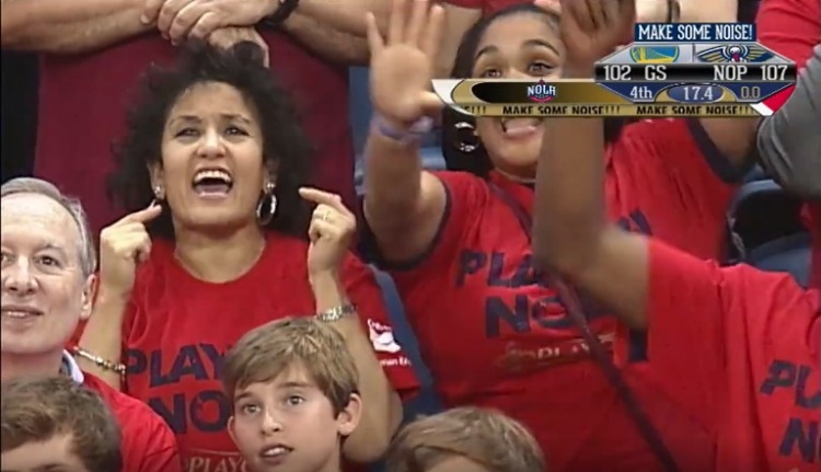 勇士鹈鹕G3经典比赛_勇士大胜鹈鹕 库里三分上演招牌动作_NBA库里绝平三分