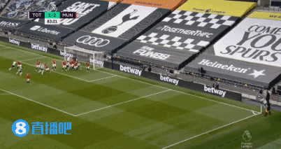 卡瓦尼进球无效争议_英联杯-孙兴慜角球破门迪亚洛破门 曼联3-4热刺_曼联3-1热刺比赛战报