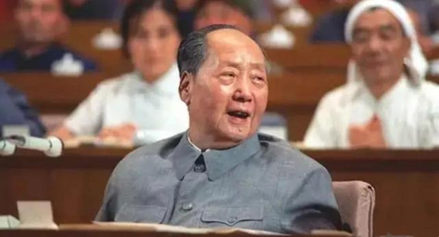 1975年国庆，毛主席对贴身护士孟锦云重复说：最后一个“十一”了