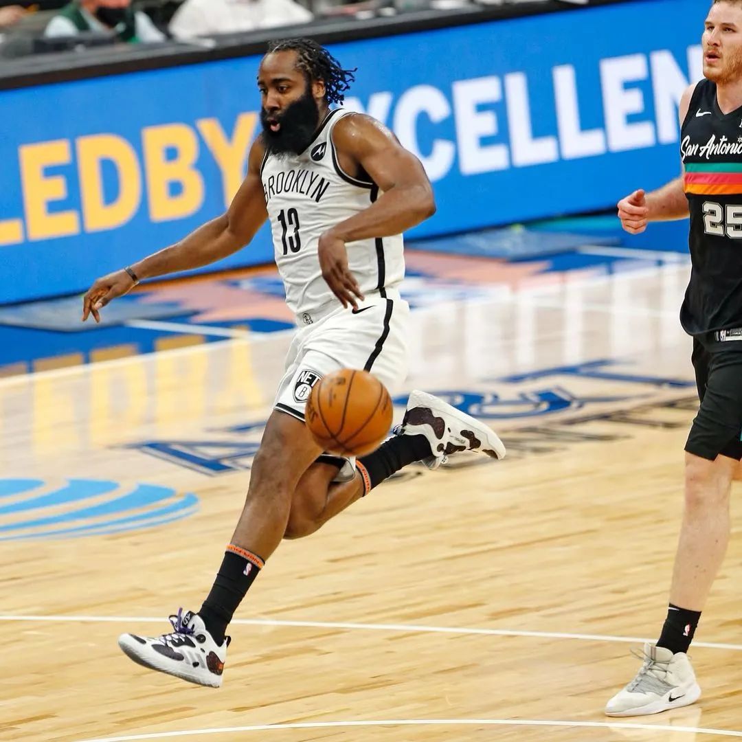 哈登转会风波再起波澜 凯尔特人成潜在下家引联盟震动