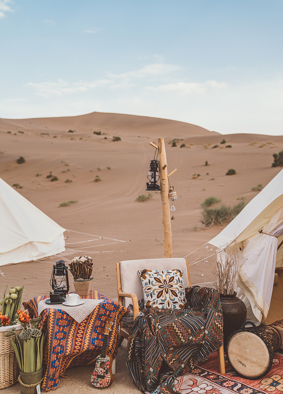 Pitch a tent outdoors and make coffee by hand. This is the “wild luxury” popular among the urban middle class.插图4 Pitch a tent outdoors and make coffee by hand. This is the “wild luxury” popular among the urban middle class.插图4