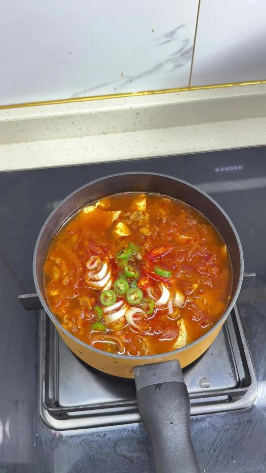 辣白菜嫩豆腐汤！太适合夏天啦！
