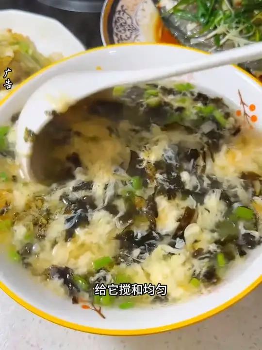可以直接吃的干净无沙 免洗免撕的头水紫菜,煮汤煮馄饨做炒饭都可以,方便又好吃紫菜蛋花汤头水